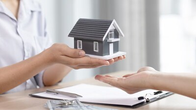 LIC Housing Finance Slashes Home Loan Rates to 7.15%, Beats SBI