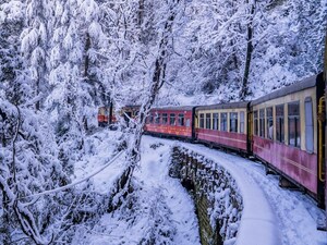 Train Journey: మీ జీవితంలో ఒక్కసారైనా ఈ ట్రైన్ జర్నీ చేయండి... ఈ 12 రూట్స్ అద్భుతం (ప్రతీకాత్మక చిత్రం)