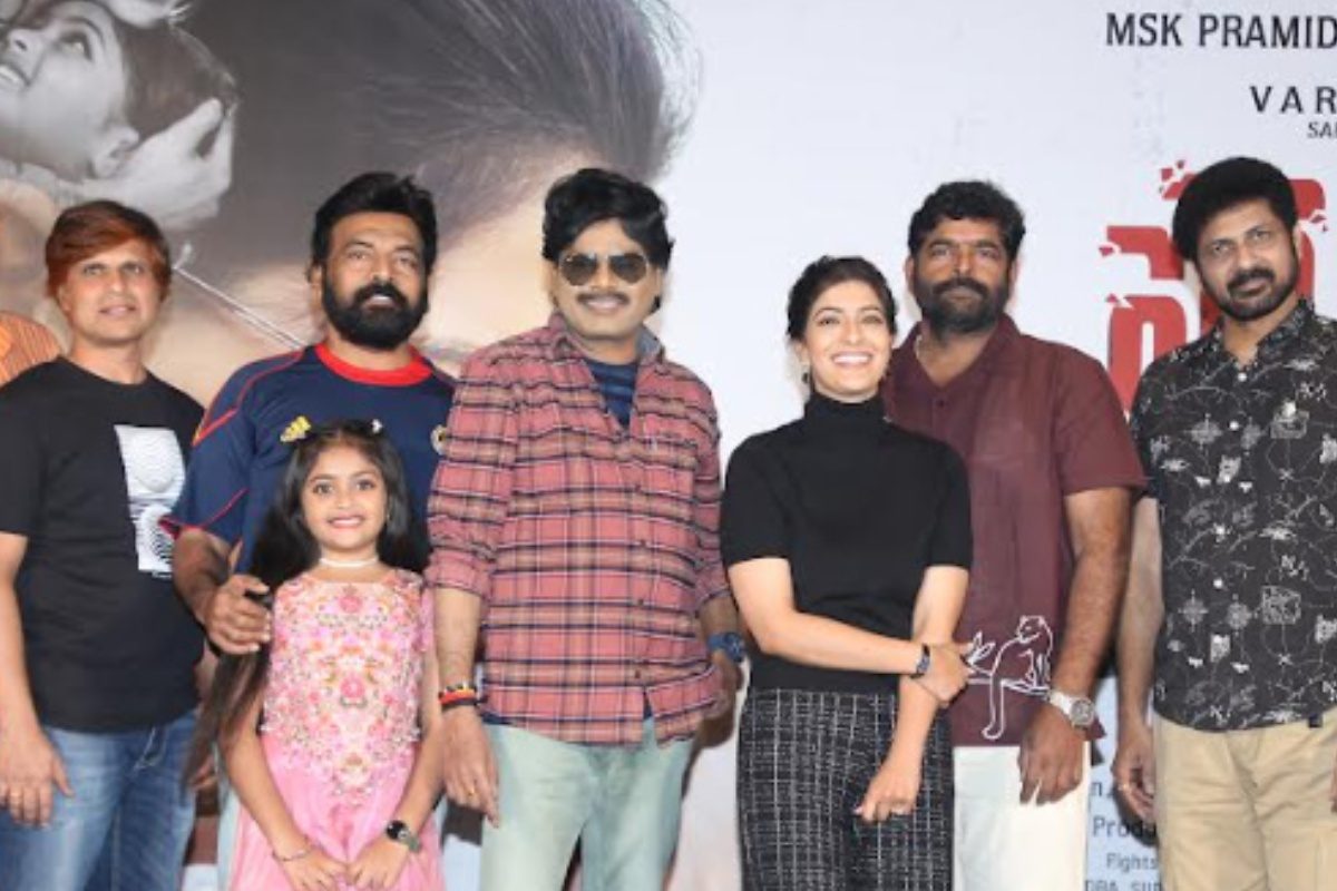 ఘనంగా వరలక్ష్మి శరత్ కుమార్ ‘పోలీస్ కంప్లైంట్’ టీజర్ లాంచ్.. యాక్షన్‌తో పాటు ఫుల్లు కామెడీ