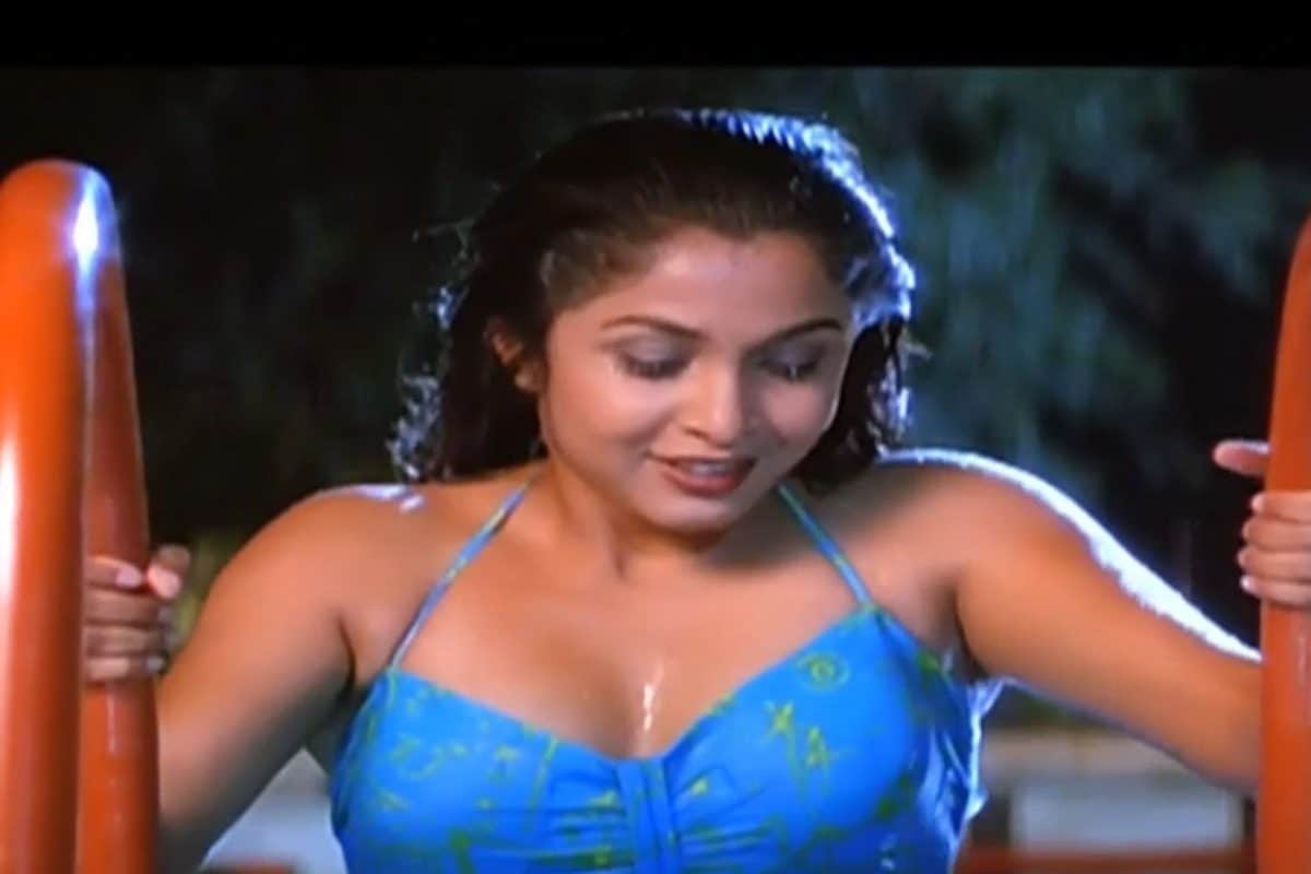 బికినీలో హాట్ హాట్‌గా రమ్యకృష్ణ.. ఇప్పటికీ అదే కిక్కిస్తున్న 90'S రొమాంటిక్ సాంగ్