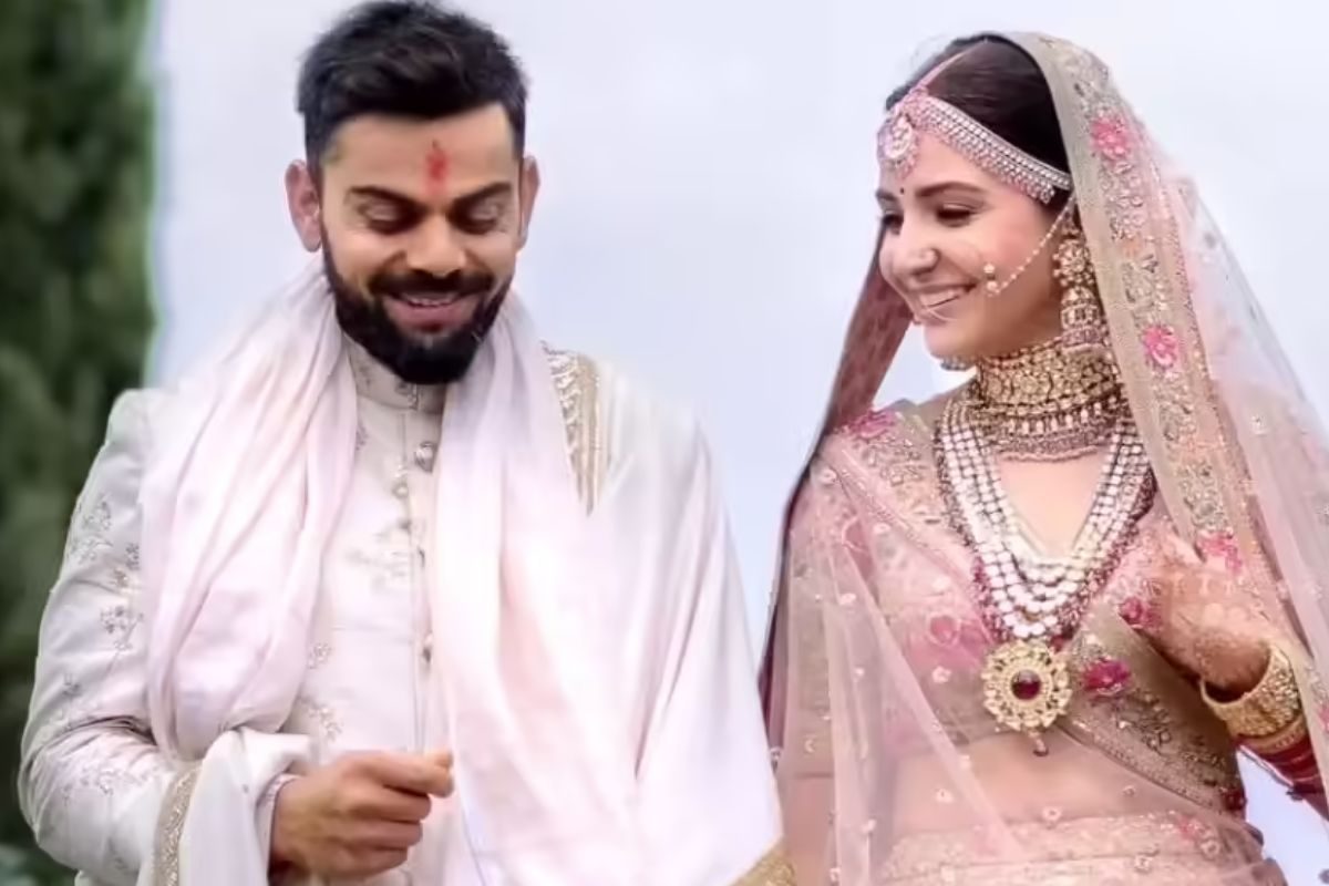 అనుష్క- విరాట్ వెడ్డింగ్ ఒక 'కోవర్ట్ ఆపరేషన్'.. ఇండియన్ వెడ్డింగ్స్ స్టైల్ మార్చేసిన జంట!