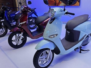 ​Top Scooters​: ఈ 5 స్కూటర్లు ఉంటే పెట్రోల్ టెన్షన్ లేనట్టే! 2025లో మార్కెట్‌ను ఏలుతున్న కిర్రాక్ మోడల్స్!