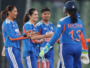 IND W Crushes SL W 5-0 in T20 Series; Deepti Sharma Sets New Record