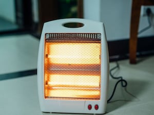 Room Heater Danger: Sleeping with it on all night can be life-threatening!