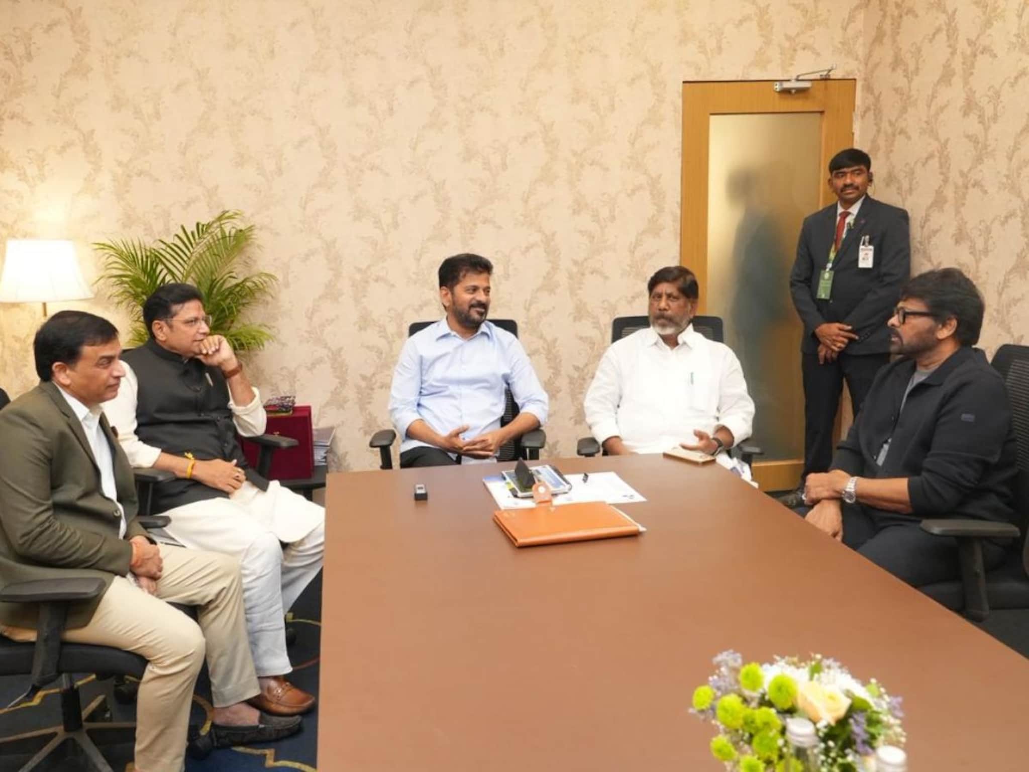 రేవంత్ రెడ్డితో టాలీవుడ్ సినీ ప్రముఖలు భేటి.. తెలంగాణను సినీ హబ్‌గా మార్చే దిశగా..!