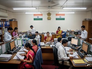 High Salary Govt Jobs: లక్షల్లో జీతాలిచ్చే ప్రభుత్వ ఉద్యోగాలు ఇవే... హయ్యెస్ట్ ఎంతో తెలుసా? (ప్రతీకాత్మక చిత్రం)