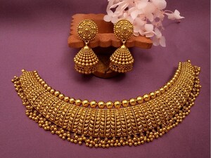 अमेरिका-ईरान तनाव से सोने की कीमतों में उछाल: विशेषज्ञ कर रहे हैं और तेजी की भविष्यवाणी.