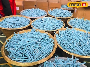 పెన్నులకోసం లక్షలమంది ఎగబడ్డారు..ఎందుకో తెలిస్తే షాక్