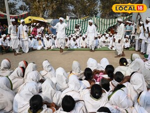 బేతాళ విన్యాసాలు చేస్తున్న గిరిజన పెద్దలు