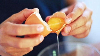 Raw Eggs for Double Energy? The Truth About Health Risks and Nutrient Absorption