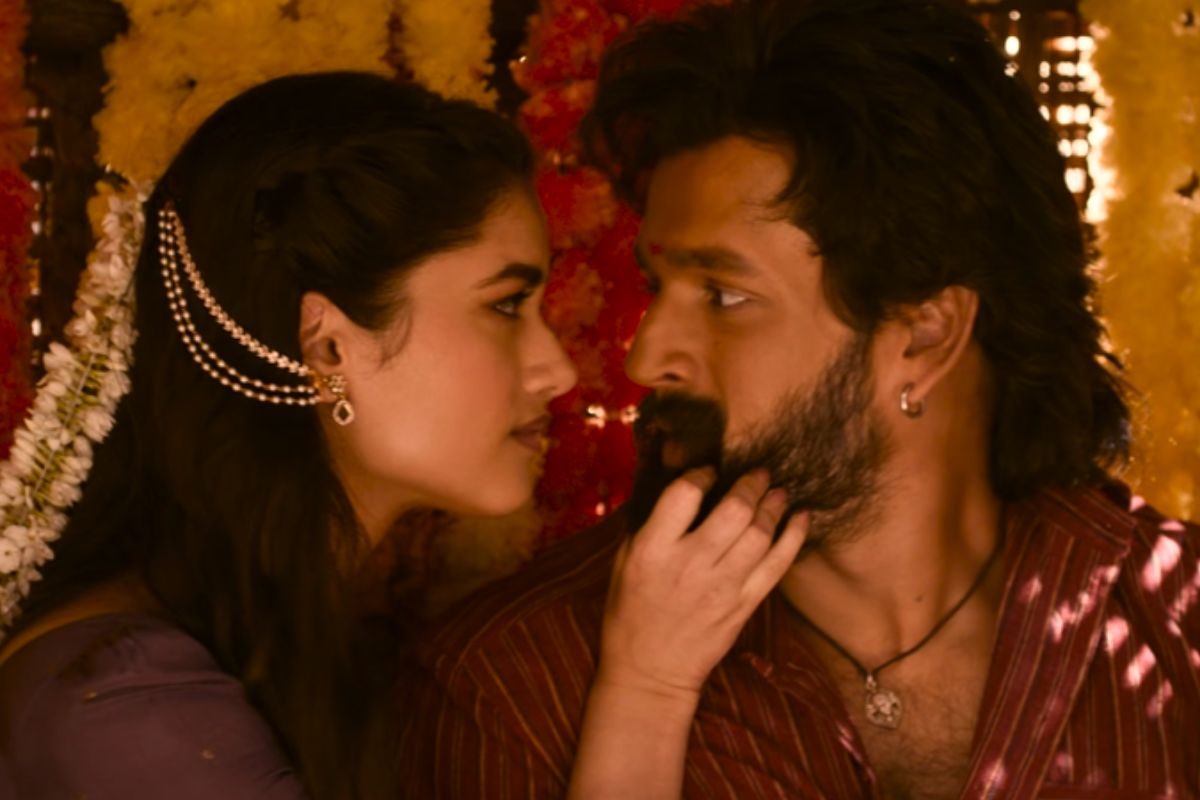 Lenin Movie: 'లెనిన్' సినిమా ఫస్ట్ సింగిల్ రిలీజ్.. బ్యూటిపుల్‌గా 'వారేవా వారేవా' సాంగ్..!