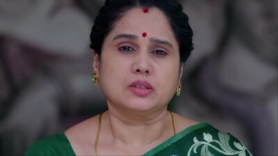 Karthika Deepam: Karthik Traps Jyothsna, Dasu Escapes Goons, Sumitra Nears Deathbed