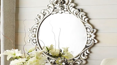 Mirror Vastu: Avoid Placing Two Mirrors Opposite Each Other for Peace