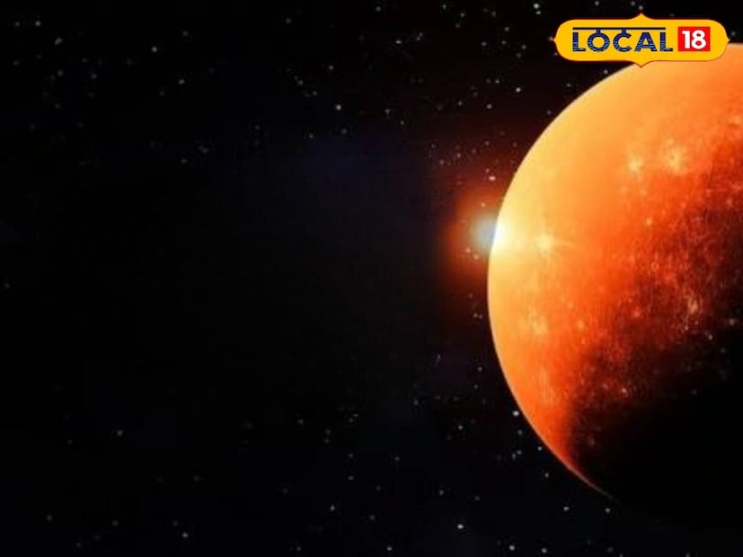  <strong>Shukra Gochar Effects:</strong> హిందూ మతంలో జ్యోతిష్యానికి ప్రత్యేక ప్రాముఖ్యత ఉంది. జ్యోతిషశాస్త్రం ప్రకారం అన్ని గ్రహాలు తమ రాశిచక్రాలను, నక్షత్రరాశులను ఎప్పటికప్పుడు మారుస్తాయి. ఇది ప్రతి వ్యక్తి జీవితాన్ని ప్రభావితం చేస్తుంది. ప్రతి సంచారము కొంతమందికి శుభ ఫలితాలను, ఇతరులకు సవాలుతో కూడిన ఫలితాలను తెస్తుంది. ఈ క్రమంలో శుక్రుడు మార్చి 2, 2026న మీనరాశిలోకి ప్రవేశిస్తాడు. జ్యోతిషశాస్త్రంలో శుక్రుడు సుఖం, ప్రేమ, వైవాహిక జీవితం, సంపద, ఆకర్షణ, కళ, ఐశ్వర్యానికి కారకంగా పరిగణించబడుతుంది.