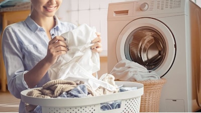 डिटर्जेंट खत्म? किचन के इन 5 रुपये के सामान से धोएं कपड़े, चमक जाएंगे!