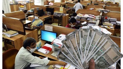 8th Pay Commission: కేంద్ర ఉద్యోగులకు బంపర్ గిఫ్ట్! రూ. 18,000 జీతం ఇకపై రూ. 54,000? మోదీ సర్కార్ సంచలన నిర్ణయం! 