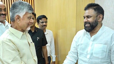 आंध्र यूनिवर्सिटी को बम की धमकी; तिरुमाला लड्डू घी घोटाले पर आंध्र प्रदेश की राजनीति गरमाई