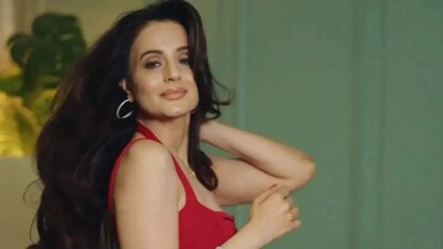 अमीषा पटेल के खिलाफ गैर-जमानती वारंट जारी, 2017 के चेक बाउंस मामले में फंसीं अभिनेत्री.