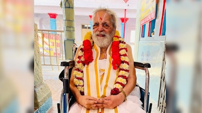 चिल्कुर बालाजी मंदिर के मुख्य पुजारी एम.वी. सौंदराजन का निधन.