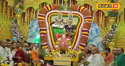 మయూర వాహనంపై భ్రమరాంబా మల్లికార్జునుల విహారం