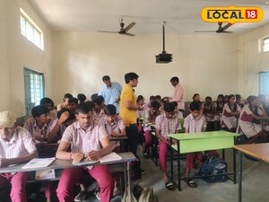 ప్రభుత్వ పాఠశాలలో చదివే విద్యార్థులకు ఉచితంగా పెన్నుల పంపిణీ..ఎక్కడో తెలుసా..!!