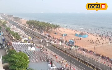 ఆర్కే బీచ్ లో నేవీ యుద్ధ విన్యాసాలు..! లక్షలాదిగా వచ్చి వీక్షించిన నగరవాసులు