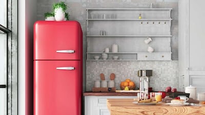 फ्रिज सुरक्षा: फ्रिज के ऊपर भूलकर भी न रखें ये 8 चीजें, हो सकता है बड़ा खतरा!