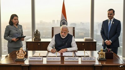 नए पीएमओ 'सेवातीर्थ' से पीएम मोदी के पहले फैसले: महत्वपूर्ण योजनाओं को दी मंजूरी.