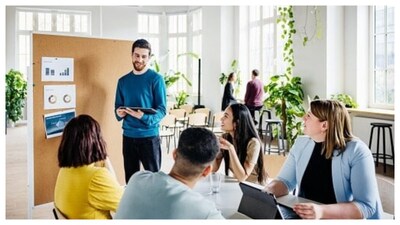 Non Technical Jobs: బయట ఉద్యోగ మార్కెట్ వేగంగా మారుతోంది. ఇందులో నాన్ టెక్నికల్ విద్యార్థులు జాబ్ కొట్టాలంటే ఈ ప్రాథమిక అర్హతలు ఉంటే వేగంగా జాబ్ అండ్ కెరీర్ బాగుంటుంది. ఇప్పుడు ఆ విషయాలను తెలుసుకుందాం.