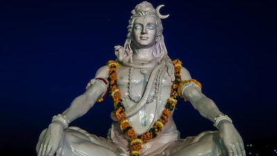 शिवरात्रि 2026: इस तरह करें पूजा, शिव कृपा और दोगुना पुण्य मिलेगा.