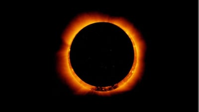 सूर्य ग्रहण 2026: कल 'रिंग ऑफ फायर' ग्रहण, भारत में दिखेगा या नहीं? समय, सूतक काल.
