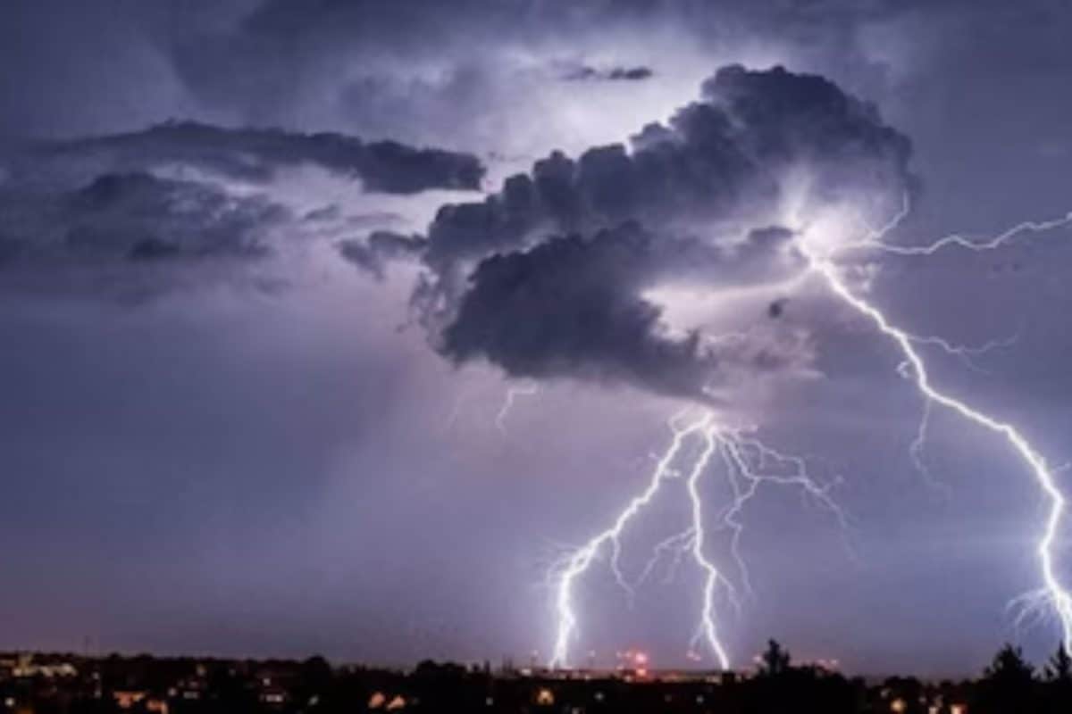 Weather Forecast: తెలుగు రాష్ట్రాలకు భారీ వర్ష సూచన.. ఉత్తర కోస్తా, తెలంగాణ జిల్లాల్లో ఉరుములతో కూడిన వర్షాలు!