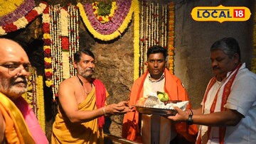 తలుపులమ్మలోవక్షేత్రంలో