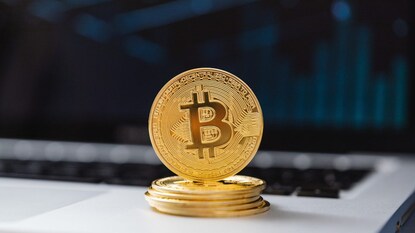 Bitcoin Investment: జీవితమంతా సంపాదించింది 7 నిమిషాల్లో మాయం... బిట్‌కాయిన్‌లో రూ.10 కోట్లు హాంఫట్ (ప్రతీకాత్మక చిత్రం)
