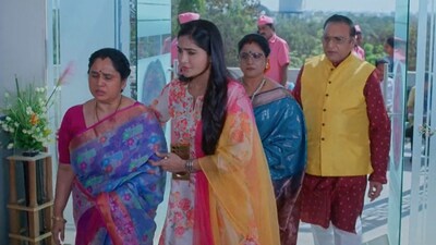 Shaurya Missing: Karthik Suspects Jyothsna in Karthika Deepam