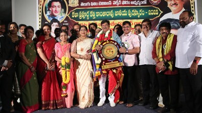 वरिष्ठ अभिनेता राजेंद्र प्रसाद को प्रतिष्ठित कांताराव पुरस्कार मिला.