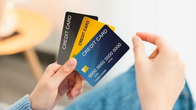 Axis Bank Credit Card: ఈ క్రెడిట్ కార్డ్ ఉన్నవారికి ఏప్రిల్ 12 నుంచి కొత్త రూల్స్ (ప్రతీకాత్మక చిత్రం)