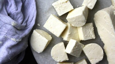 পনির সতর্কতা: কাদের এই জনপ্রিয় খাবার এড়িয়ে চলা উচিত?