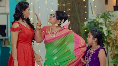 Karthika Deepam: Parijatham Shocks Jyothsna, Deepa's Grand Welcome