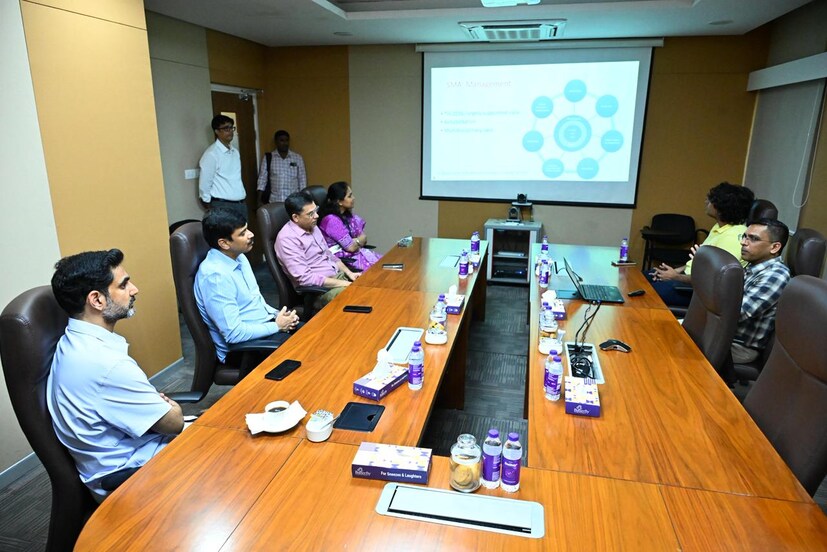  సాధారణ ప్రజలపై ఇలాంటి ఖర్చు ప్రభావం భారీగా ఉంటుంది. పేద, మధ్య తరగతి కుటుంబాలు క్రౌడ్‌ఫండింగ్‌పై ఆధారపడతాయి. పునర్విక కేసు లాగా సోషల్ మీడియా సహాయం అందుతుంది కానీ అందరికీ అది సాధ్యం కాదు. ఇండియాలో నేషనల్ పాలసీ ఫర్ రేర్ డిసీజెస్ ఉంది కానీ ఫండింగ్ పరిమితం. ఇలాంటి చికిత్సలు బీమా పథకాల్లో చేర్చాలని నిపుణులు సూచిస్తున్నారు. ప్రయోజనం ఏంటంటే,, ఇది పాపను పూర్తిగా కాపాడుతుంది. న్యూసిన్సెన్, రిస్‌డిప్లామ్ వంటి ఇతర చికిత్సలైతే జీవితాంతం కొనసాగాలి, ఖర్చు ఎక్కువవుతుంది. కానీ పాపకు వచ్చిన జోల్జెన్స్మాకి మళ్లీ చికిత్స అవసరం లేదు. ఒక్కసారి తోనే పాప జీవితం మారిపోయినట్లే. కోలుకున్నట్లే.