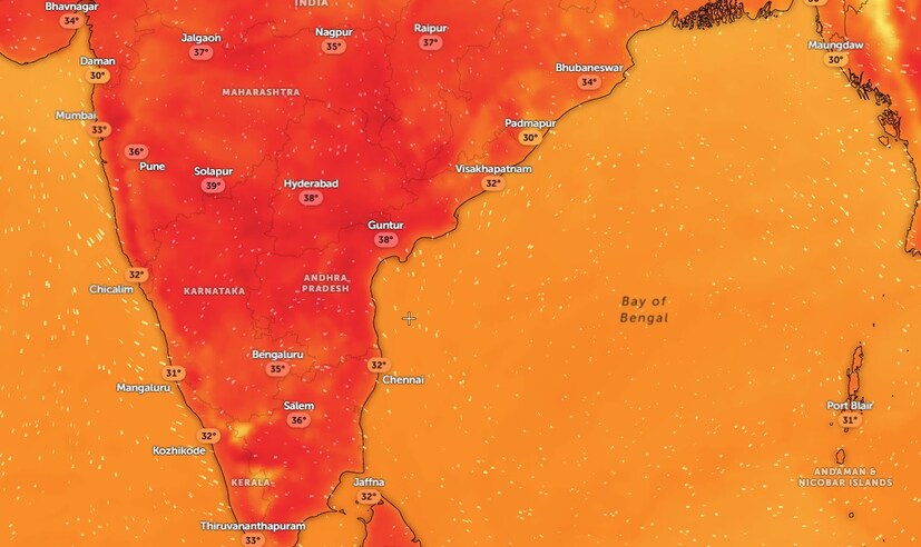  ఏపీ తీర ప్రాంతాల్లో హాట్ అండ్ హ్యూమిడ్ కండిషన్స్: కోస్టల్ ఆంధ్రప్రదేశ్‌లో భాగమైన యానాం, కృష్ణా, గుంటూరు, ప్రకాశం జిల్లాల్లో వేడి, తేమ వాతావరణం కొనసాగుతుంది. ఇబ్బందికరమైన ఉక్కపోత ఉంటుంది.. మాక్స్ టెంపరేచర్ 36 నుంచి 40 డిగ్రీల సెల్సియస్ ఉంటుంది. తేమ ఎక్కువగా ఉండటం వల్ల చెమట పట్టి ఇబ్బంది పడవచ్చు. రాయలసీమలో కూడా డ్రై వెదర్, ఉష్ణోగ్రతలు పెరుగుతున్నాయి. ఏపీలో ఇంతకు ముందు అక్కడక్కడా ఉరుములతో వర్షాలు పడినా.. ఏప్రిల్ 10 నుంచి పొడి వాతావరణమే ఉంటుంది అని IMD అమరావతి డిస్ట్రిక్ట్ వాతావరణ శాఖ తెలిపింది.