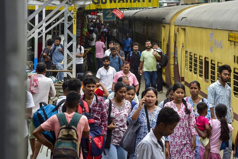 tirupati trains timings, tirupati trains from hyderabad, tirupati trains from cherlapally, cherlapally tirupati train, tirupati trains from hyderabad today, hyderabad to tirupati trains, hyderabad to tirupati trains today, hyderabad to tirupati trains list, తిరుపతి రైళ్లు, తిరుపతి ప్రత్యేక రైళ్లు, హైదరాబాద్ తిరుపతి ట్రైన్, చర్లపల్లి తిరుపతి ట్రైన్, సికింద్రాబాద్ తిరుపతి రైళ్లు