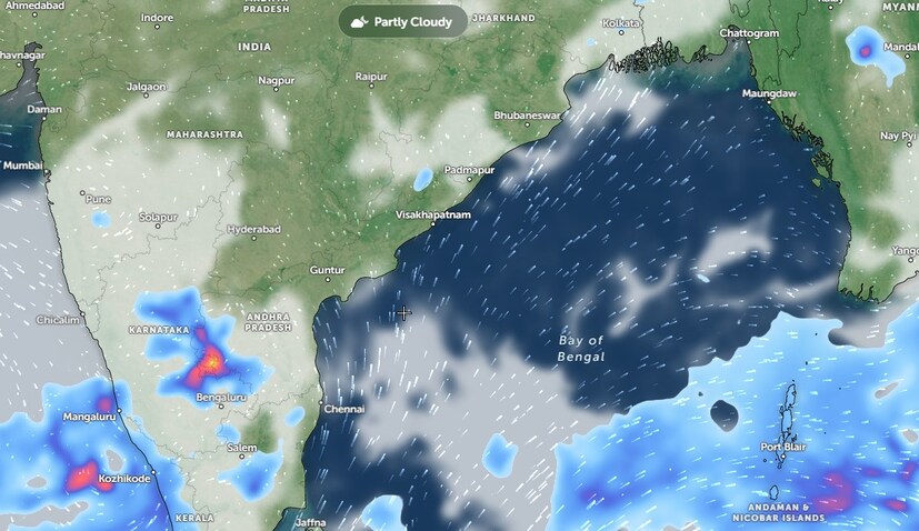  భారత వాతావరణ శాఖ (IMD) తాజా అంచనాల ప్రకారం.. మే 20, 21 తేదీల్లో తీర ప్రాంత ఆంధ్రప్రదేశ్, రాయలసీమ, యానాంలో అక్కడక్కడా ఉరుములు, మెరుపులతో తేలికపాటి నుంచి మోస్తరు వర్షాలు కురుస్తాయి. ఈదురు గాలులు గంటకు 50 నుంచి 60 కిలోమీటర్ల వేగంతో వీస్తాయి. అలాగే.. మే 19న రాయలసీమ, తీర ప్రాంత ఏపీ, యానాంలో తేలికపాటి వర్షాలు, ఉరుములు, మెరుపులు వస్తాయని IMD చెప్పింది. మత్స్యకారులు.. మే 18 నుంచి 22 వరకూ బంగాళాఖాతంలో చేపల వేటకు వెళ్లొద్దు అని IMD అధికారులు హెచ్చరించారు.