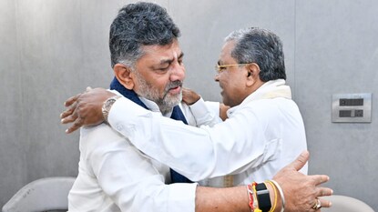 కర్ణాటక సీఎం పదవికి సిద్ధరామయ్య రాజీనామా.. కాసేపట్లో.!