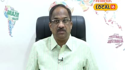 Prof K Nageshwar: టెన్షన్.. టెన్షన్.. హైదరాబాద్లో ప్రొఫెసర్ నాగేశ్వర్ ఇంటికి ఏపీ పోలీసులు! Prof K Nageshwar: టెన్షన్.. టెన్షన్.. హైదరాబాద్లో ప్రొఫెసర్ నాగేశ్వర్ ఇంటికి ఏపీ పోలీసులు!