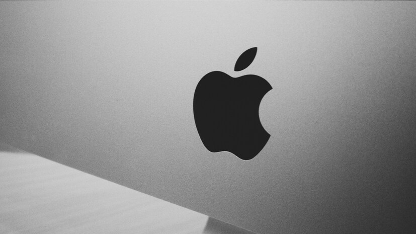 Apple name origin, Steve Jobs Apple history, Apple logo bitten apple meaning, Apple branding story, why Apple is called Apple, Apple logo design history, Rob Janoff Apple logo, యాపిల్ పేరు కథ, స్టీవ్ జాబ్స్ యాపిల్ చరిత్ర, యాపిల్ లోగో అర్థం, బిటెన్ యాపిల్ లోగో, యాపిల్ బ్రాండింగ్ స్టోరీ, యాపిల్ లోగో కథ