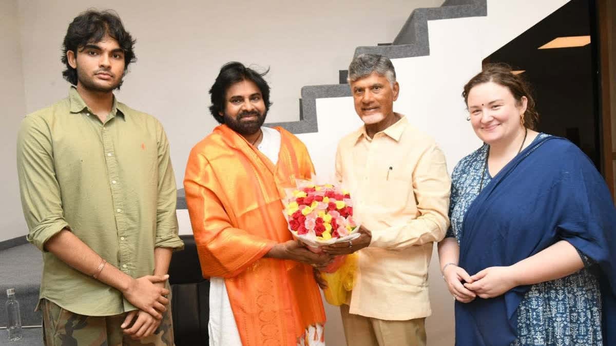 నేటి డిజిటల్ యుగంలో సినీ, రాజకీయ ప్రముఖులు సోషల్ మీడియా ప్లాట్ఫామ్స్ అయిన ఇన్స్టాగ్రామ్, ట్విట్టర్, ఫేస్బుక్ ద్వారా అభిమానులకు ఎంత చేరువగా ఉంటున్నారో ప్రత్యేకంగా చెప్పనక్కర్లేదు. తమ వృత్తిపరమైన అప్డేట్స్తో పాటు వ్యక్తిగత జీవితానికి సంబంధించిన ఆసక్తికరమైన విషయాలను పంచుకుంటూ వారు భారీ ఫ్యాన్ ఫాలోయింగ్ను సొంతం చేసుకుంటున్నారు. అయితే, ఈ వర్చువల్ ప్రపంచంలో పాజిటివిటీతో పాటు నెగెటివిటీ కూడా అంతే స్థాయిలో ఉంది. ఈ నెగెటివిటీని భరించలేక పలువురు సెలబ్రిటీలు సోషల్ మీడియాకు గుడ్బై చెప్పిన సందర్భాలు అనేకం ఉన్నాయి. తాజాగా ఆంధ్రప్రదేశ్ ఉపముఖ్యమంత్రి, పవర్ స్టార్ పవన్ కళ్యాణ్ (Pawan Kalyan) సతీమణి అన్నా లెజినోవా (Anna Lezhneva) కూడా ఇదే బాట పట్టారని తెలుస్తోంది. నేటి డిజిటల్ యుగంలో సినీ, రాజకీయ ప్రముఖులు సోషల్ మీడియా ప్లాట్ఫామ్స్ అయిన ఇన్స్టాగ్రామ్, ట్విట్టర్, ఫేస్బుక్ ద్వారా అభిమానులకు ఎంత చేరువగా ఉంటున్నారో ప్రత్యేకంగా చెప్పనక్కర్లేదు. తమ వృత్తిపరమైన అప్డేట్స్తో పాటు వ్యక్తిగత జీవితానికి సంబంధించిన ఆసక్తికరమైన విషయాలను పంచుకుంటూ వారు భారీ ఫ్యాన్ ఫాలోయింగ్ను సొంతం చేసుకుంటున్నారు. అయితే, ఈ వర్చువల్ ప్రపంచంలో పాజిటివిటీతో పాటు నెగెటివిటీ కూడా అంతే స్థాయిలో ఉంది. ఈ నెగెటివిటీని భరించలేక పలువురు సెలబ్రిటీలు సోషల్ మీడియాకు గుడ్బై చెప్పిన సందర్భాలు అనేకం ఉన్నాయి. తాజాగా ఆంధ్రప్రదేశ్ ఉపముఖ్యమంత్రి, పవర్ స్టార్ పవన్ కళ్యాణ్ (Pawan Kalyan) సతీమణి అన్నా లెజినోవా (Anna Lezhneva) కూడా ఇదే బాట పట్టారని తెలుస్తోంది.