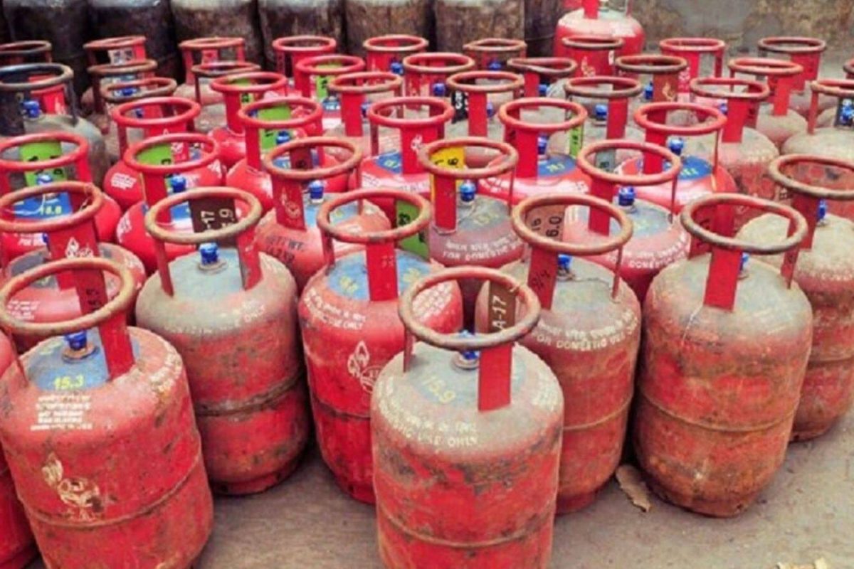 Gas Cylider: LPG సిలిండర్లకు బదులు పైపుల ద్వారా గ్యాస్.. కేంద్రం కొత్త ప్లాన్ ఇదే!