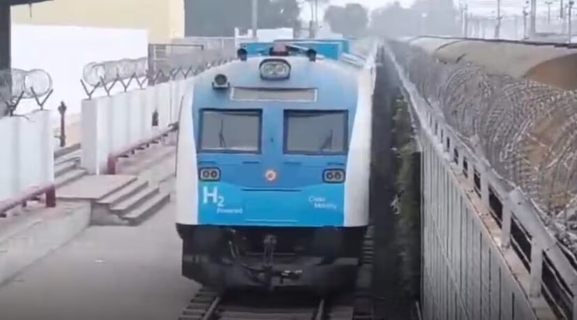 pm modi hydrogen train launch, first hydrogen powered train, hydrogen powered train, jind to sonipat hydrogen train, india hydrogen train, hydrogen train first, hydrogen fuel, first hydrogen powered train, హైడ్రోజన్ రైలు, వందే భారత్ రైలు, భారతీయ రైల్వే టెక్నాలజీ మార్పులు, హైడ్రోజన్ రైలు ప్రయోజనాలు, పర్యావరణ అనుకూల రైలు, రైల్వే శాఖ కొత్త ప్రాజెక్టులు, కాలుష్యం లేని రైలు ప్రయాణం pm modi hydrogen train launch, first hydrogen powered train, hydrogen powered train, jind to sonipat hydrogen train, india hydrogen train, hydrogen train first, hydrogen fuel, first hydrogen powered train, హైడ్రోజన్ రైలు, వందే భారత్ రైలు, భారతీయ రైల్వే టెక్నాలజీ మార్పులు, హైడ్రోజన్ రైలు ప్రయోజనాలు, పర్యావరణ అనుకూల రైలు, రైల్వే శాఖ కొత్త ప్రాజెక్టులు, కాలుష్యం లేని రైలు ప్రయాణం