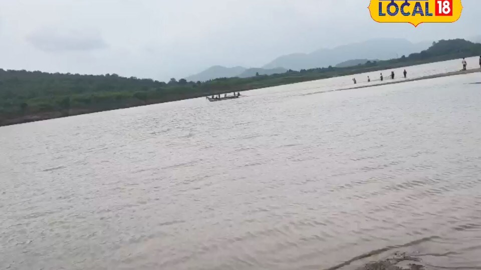 గోదావరిలో విషాదకర ప్రమాదం.. ఐదుగురి మృతిపై ఉప ముఖ్యమంత్రి పవన్ కళ్యాణ్ దిగ్భ్రాంతి..!